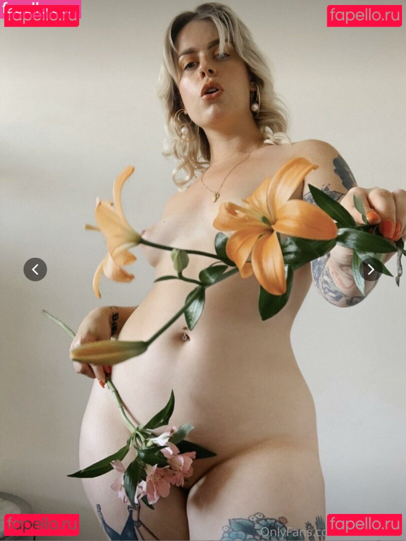 Sophaaaaa / Sophie Onlyfans Photo Gallery 