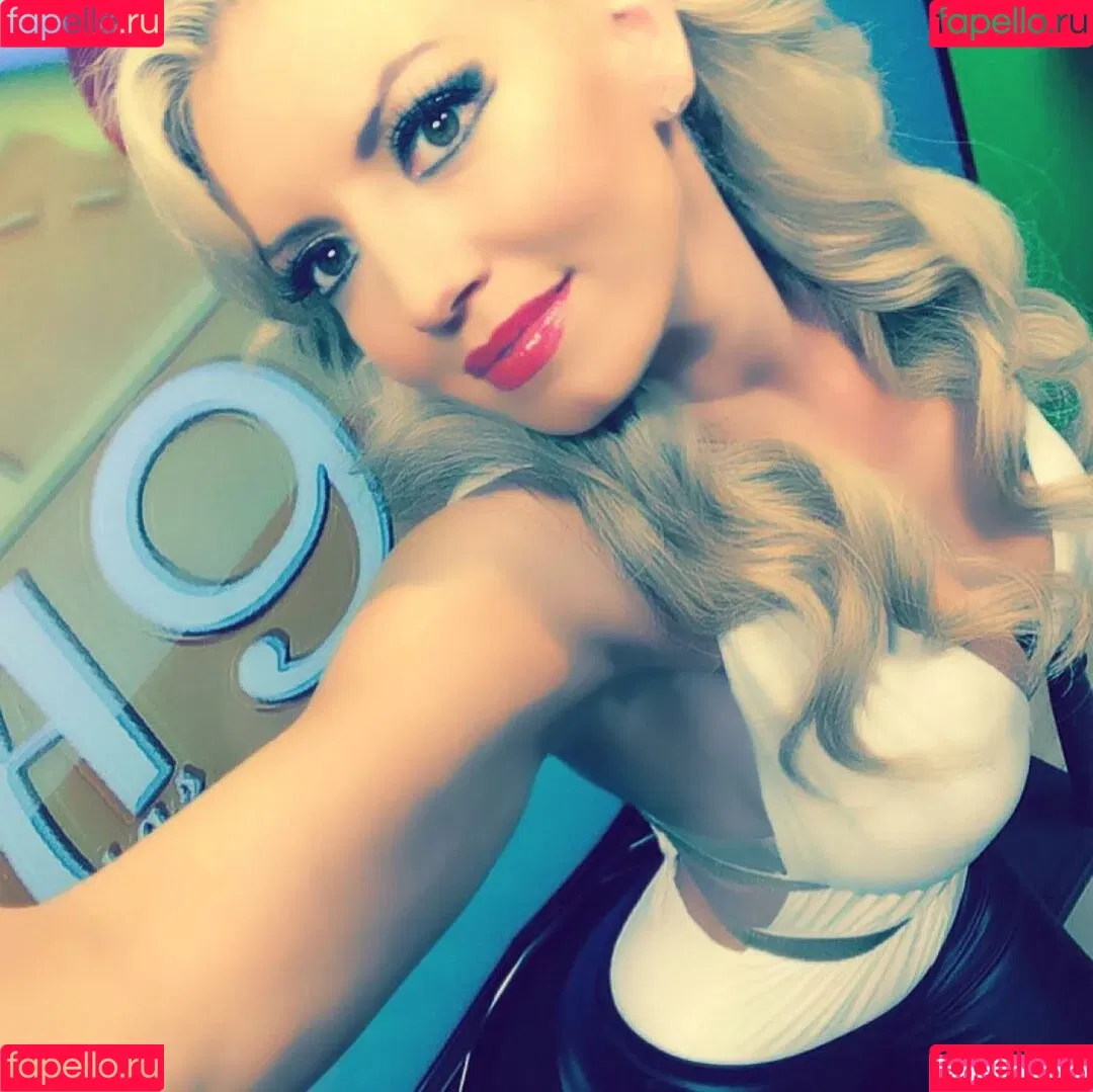 Isabel Madow Onlyfans Photo Gallery 