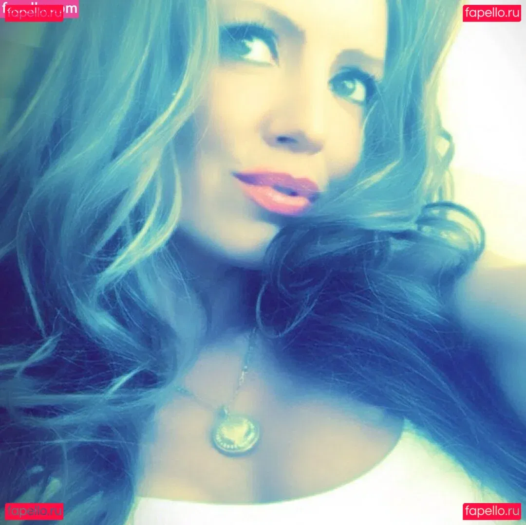 Isabel Madow Onlyfans Photo Gallery 