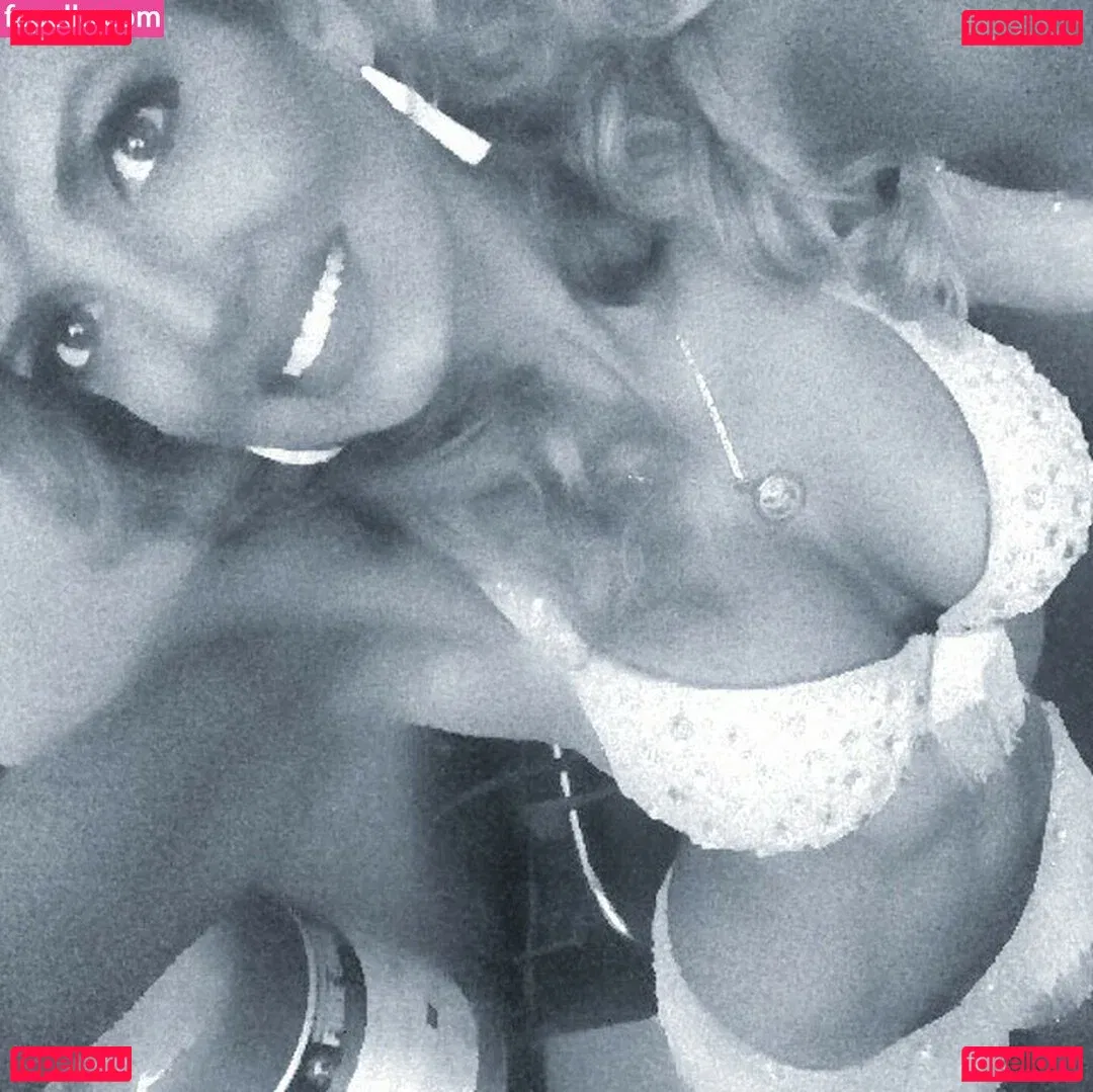 Isabel Madow Onlyfans Photo Gallery 