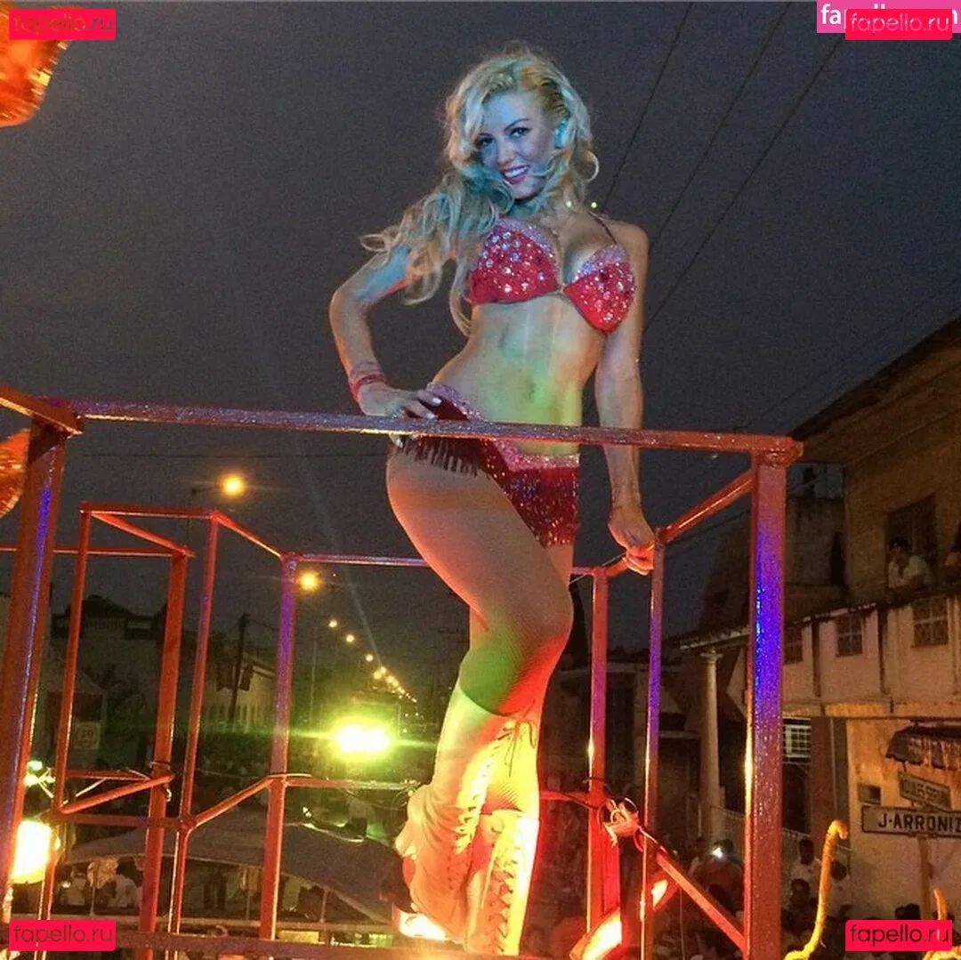 Isabel Madow Onlyfans Photo Gallery 