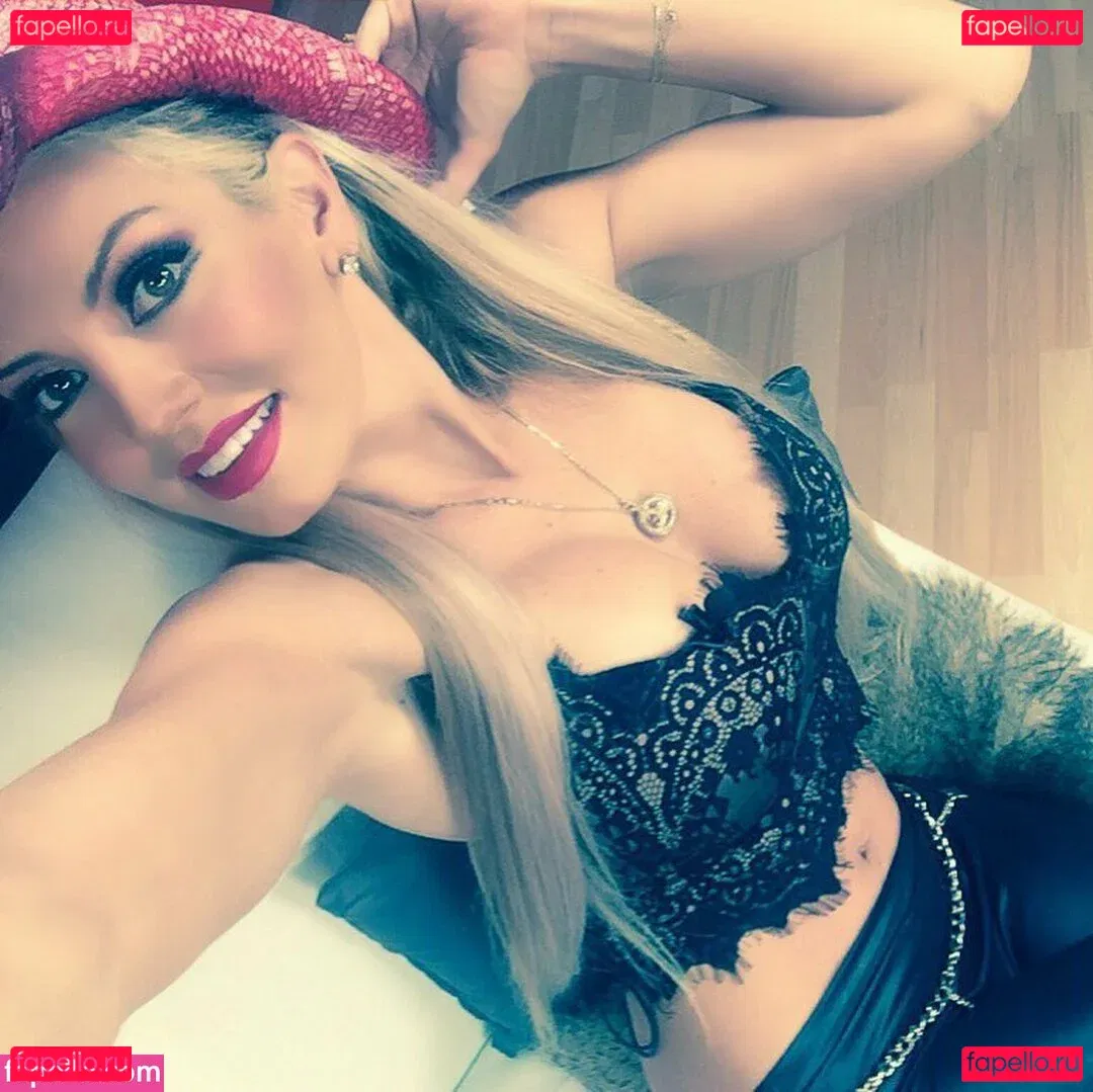 Isabel Madow Onlyfans Photo Gallery 