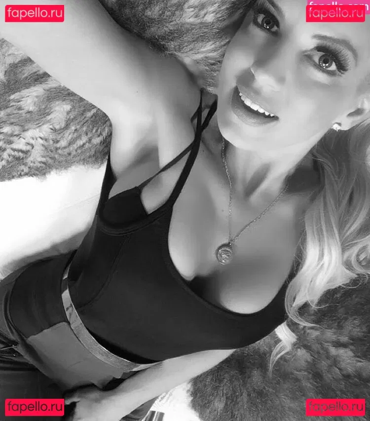 Isabel Madow Onlyfans Photo Gallery 