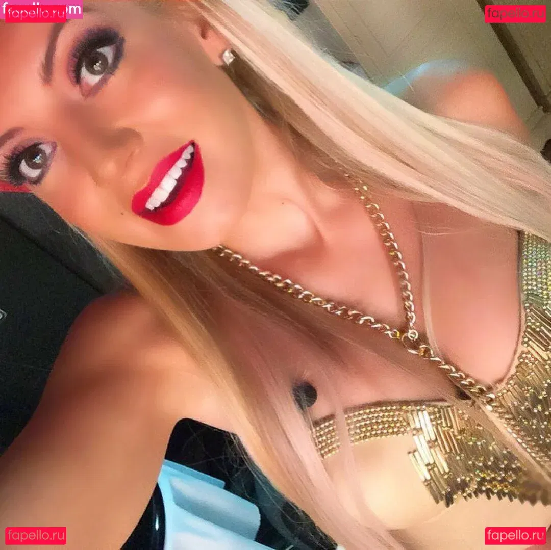 Isabel Madow Onlyfans Photo Gallery 