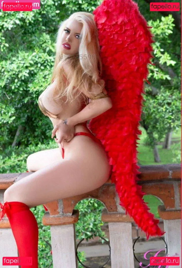 Isabel Madow Onlyfans Photo Gallery 