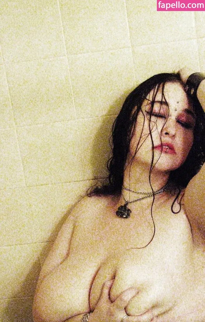 RainIsWet Onlyfans Photo Gallery 