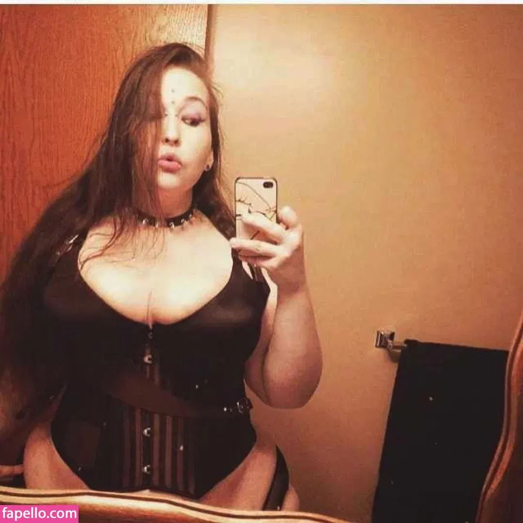 RainIsWet Onlyfans Photo Gallery 