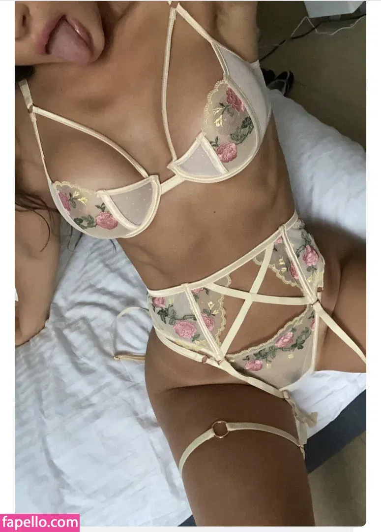 Zoë Tereze Onlyfans Photo Gallery 