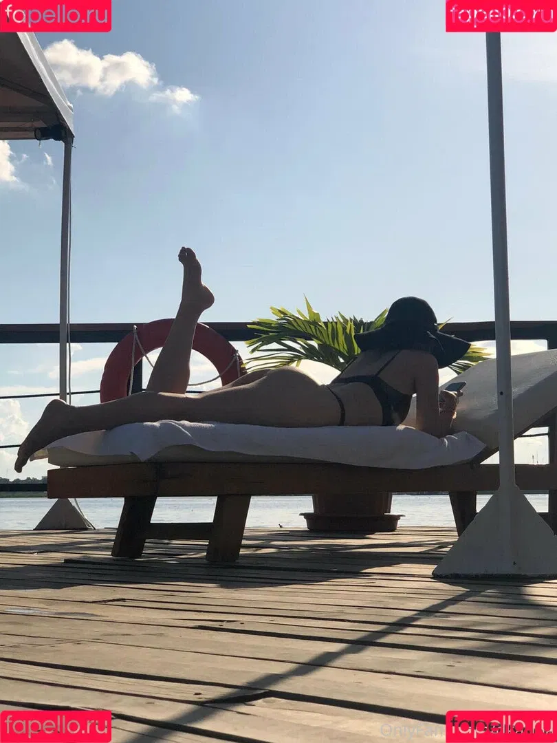 miakunis Onlyfans Photo Gallery 