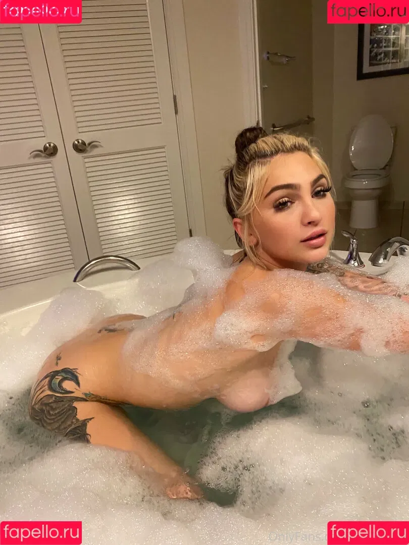 VIPKay Onlyfans Photo Gallery 