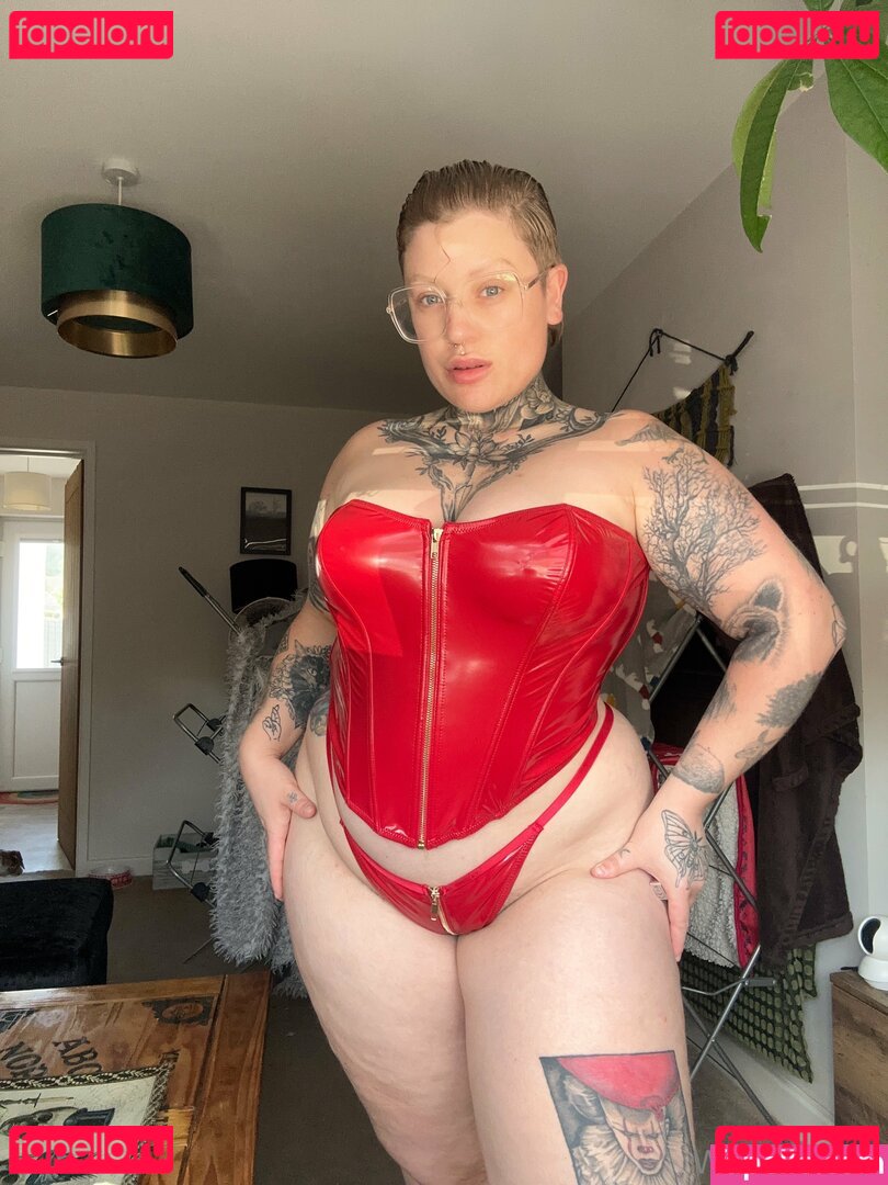 eatsleeppeachrepeatfree / eatsleeprace Onlyfans Photo Gallery 