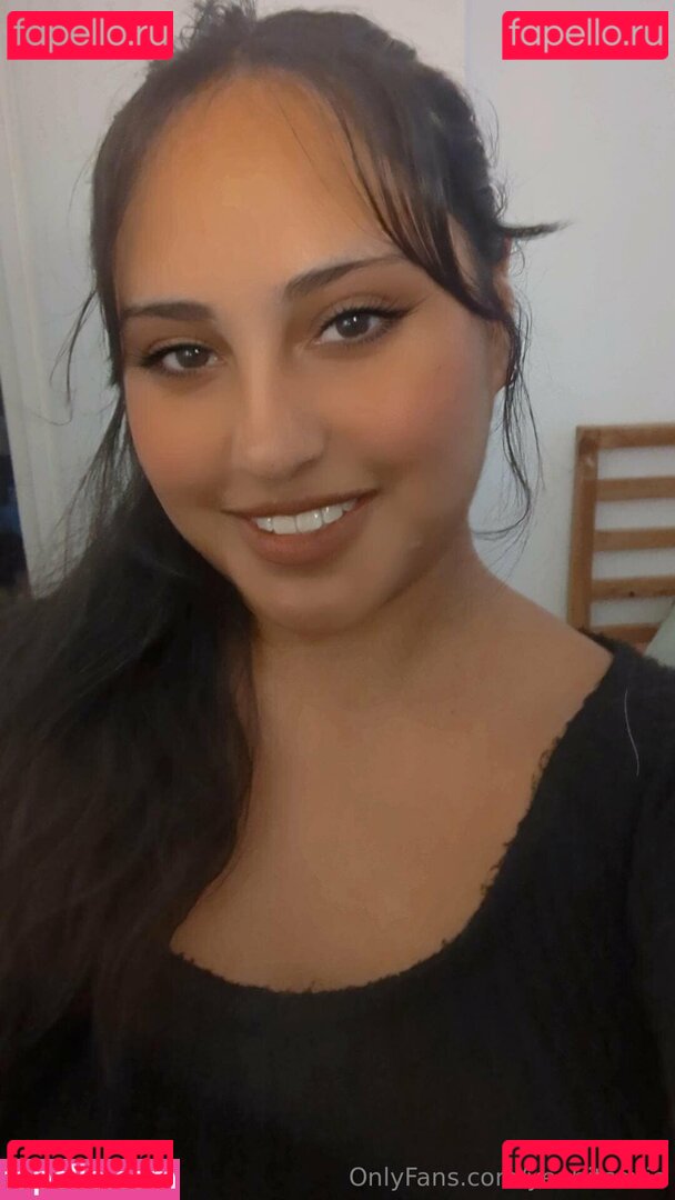 yeahitsevie Onlyfans Photo Gallery 