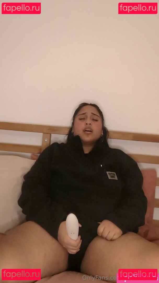 yeahitsevie Onlyfans Photo Gallery 