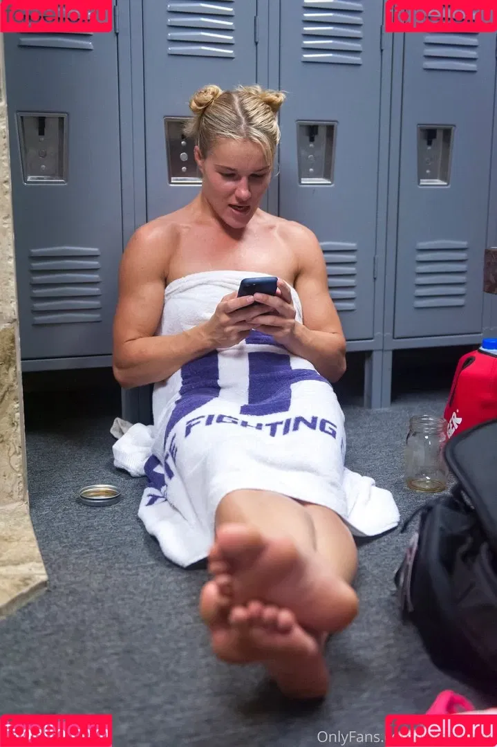 Felice Herrig Onlyfans Photo Gallery 