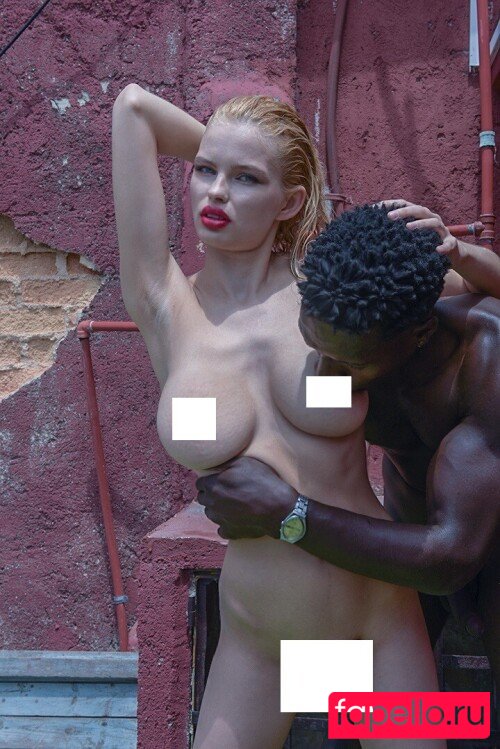 Julia Schüller Nude Onlyfans Photo 9