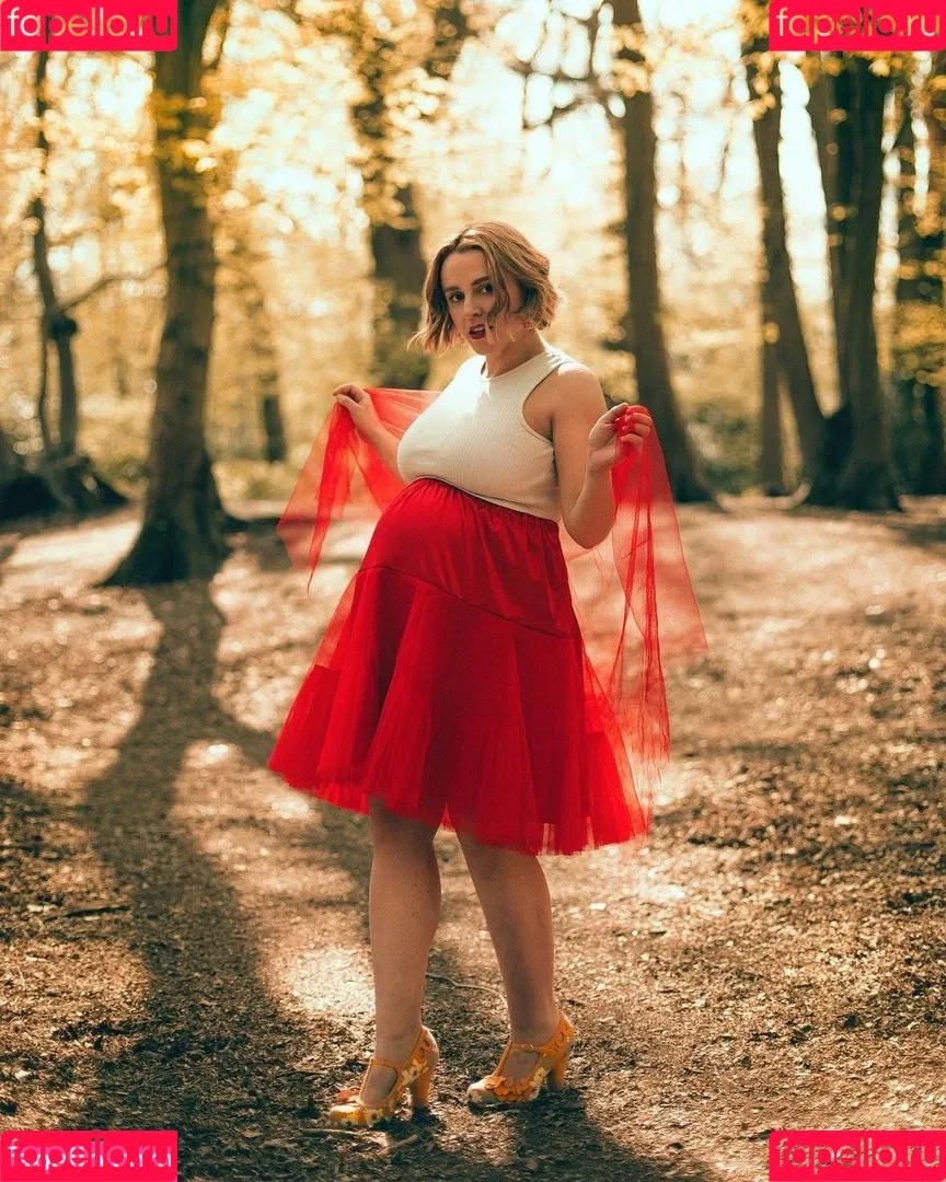 Hannah Witton Onlyfans Photo Gallery 