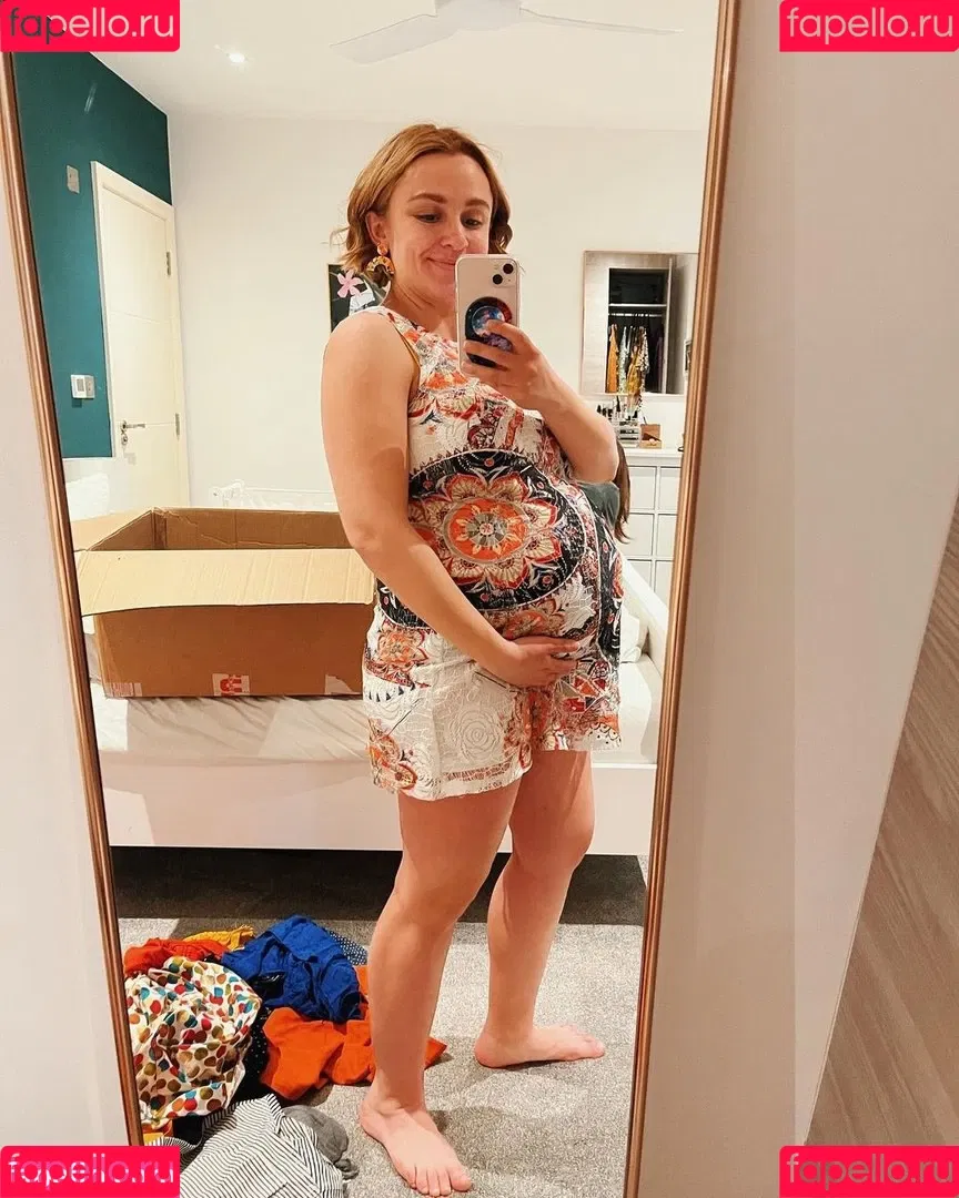 Hannah Witton Onlyfans Photo Gallery 