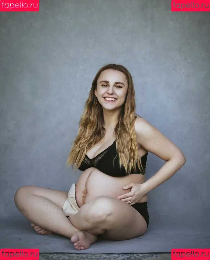 Hannah Witton Onlyfans Photo Gallery 