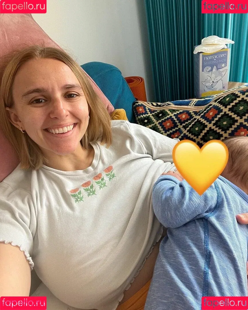 Hannah Witton Onlyfans Photo Gallery 