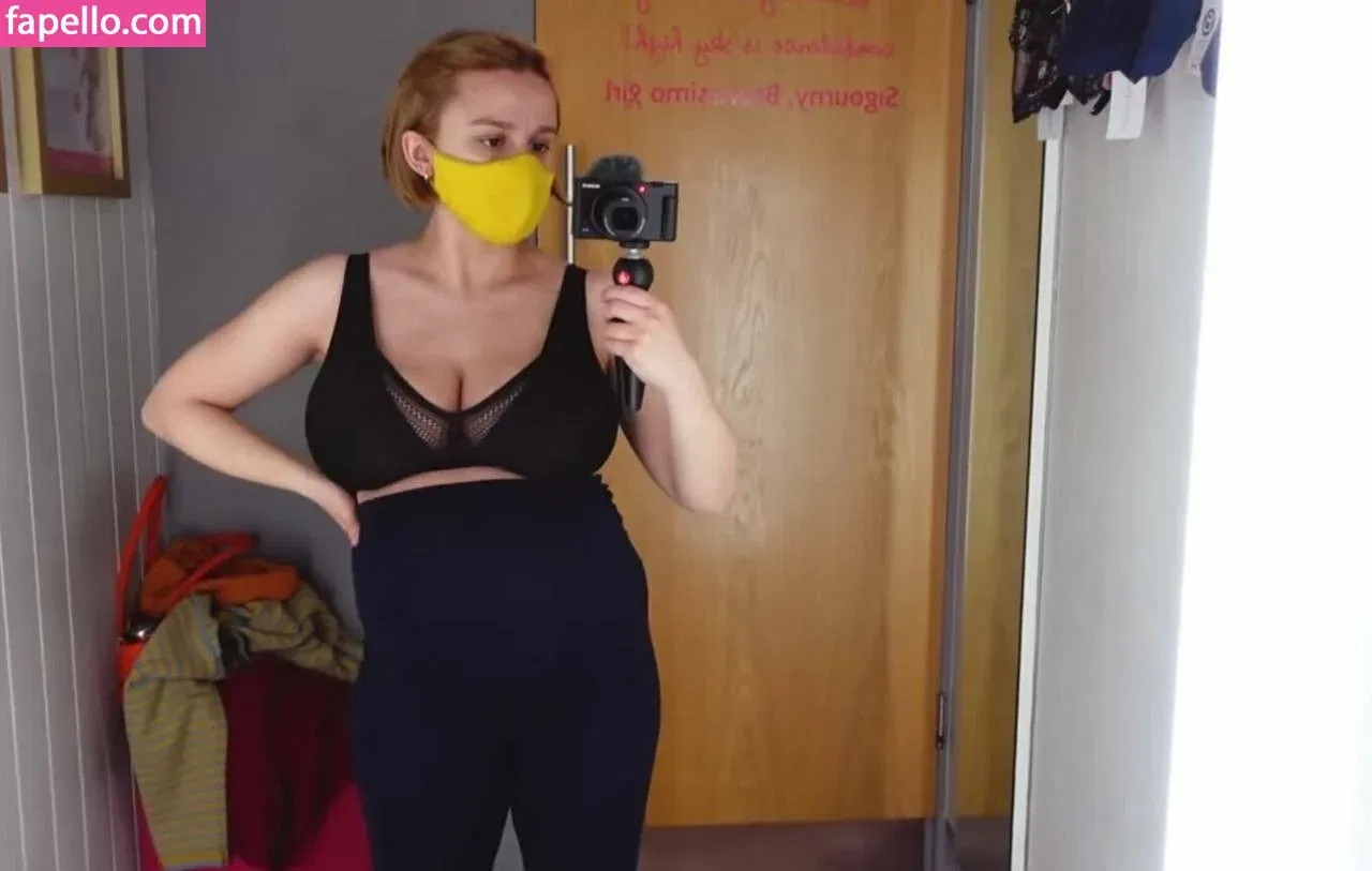 Hannah Witton Onlyfans Photo Gallery 