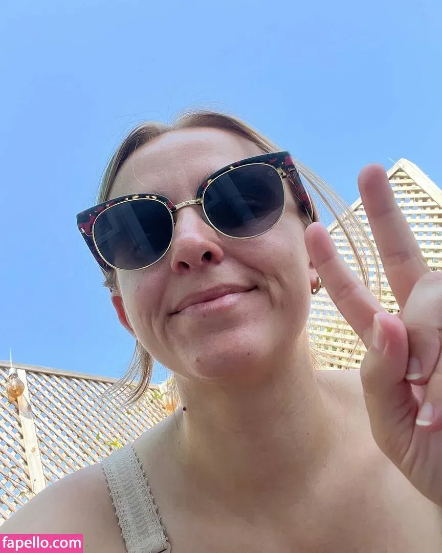 Hannah Witton Onlyfans Photo Gallery 