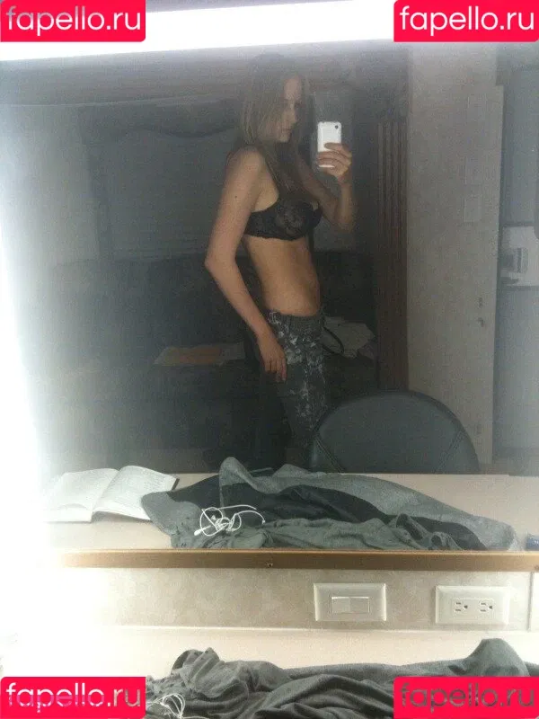 Leelee Sobieski Onlyfans Photo Gallery 