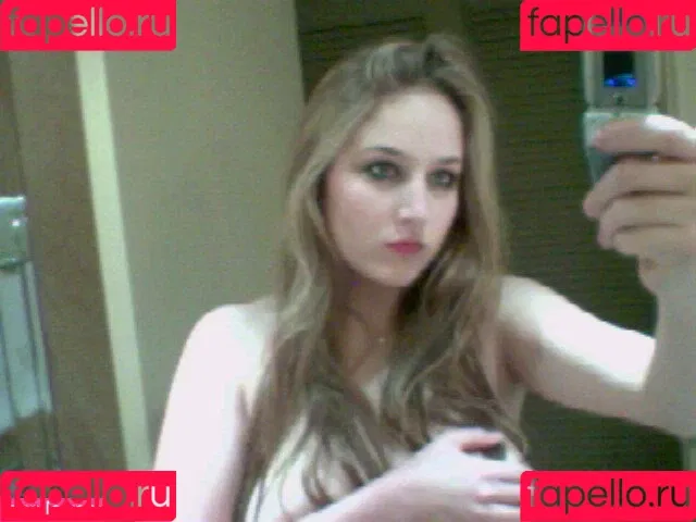 Leelee Sobieski Onlyfans Photo Gallery 