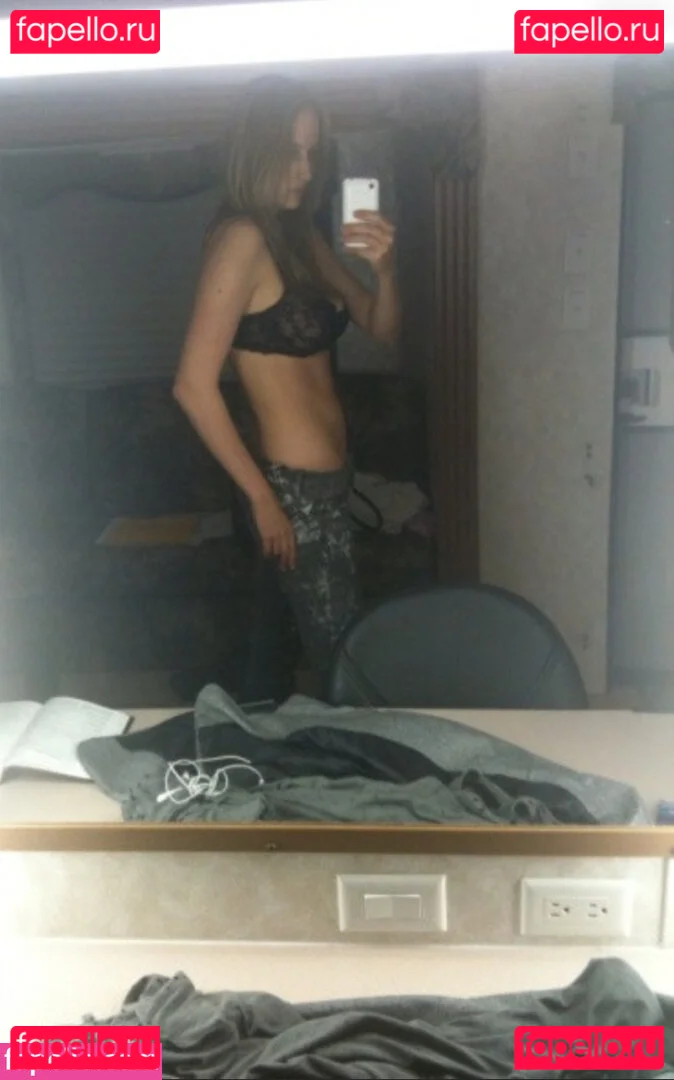 Leelee Sobieski Onlyfans Photo Gallery 