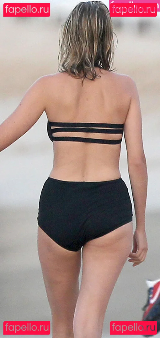 Leelee Sobieski Onlyfans Photo Gallery 