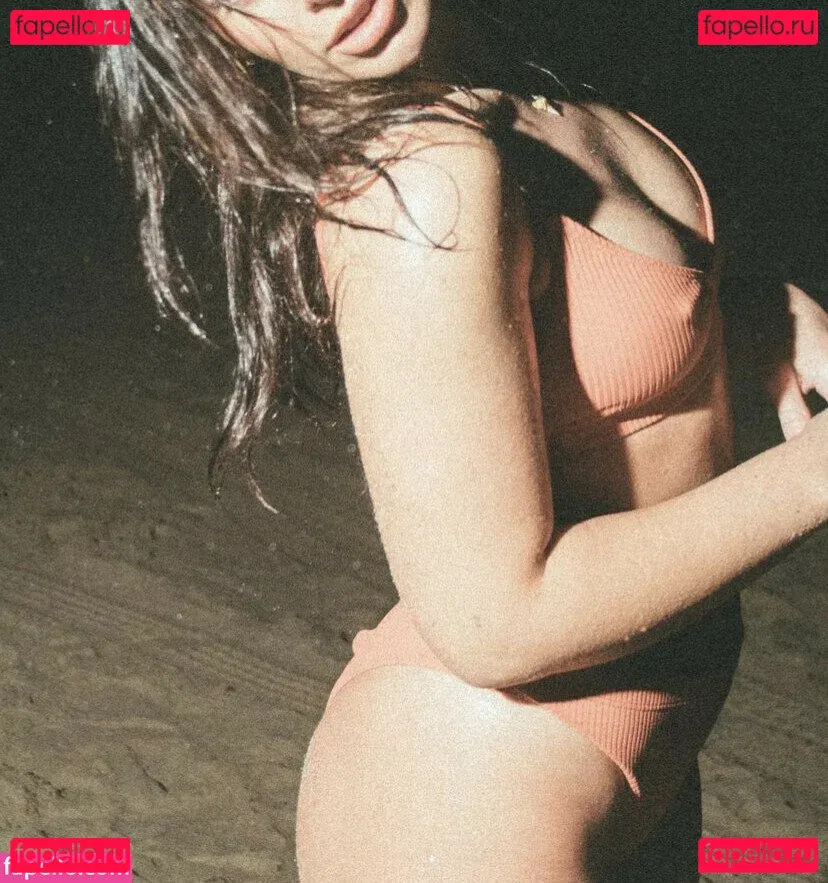 Tabitha Swatosh Onlyfans Photo Gallery 