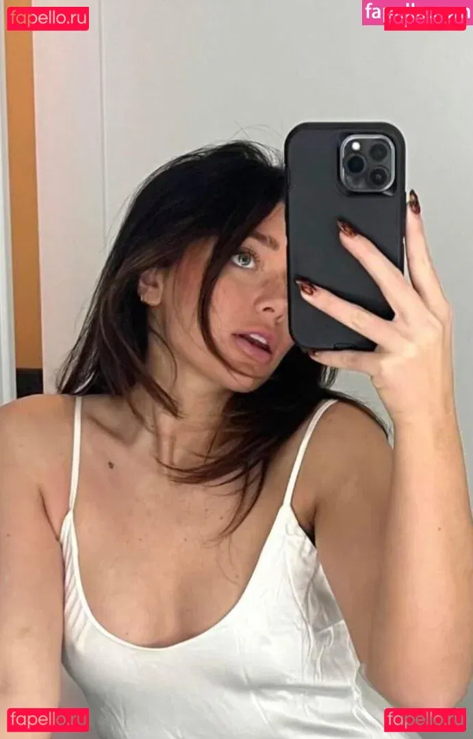 Tabitha Swatosh Onlyfans Photo Gallery 