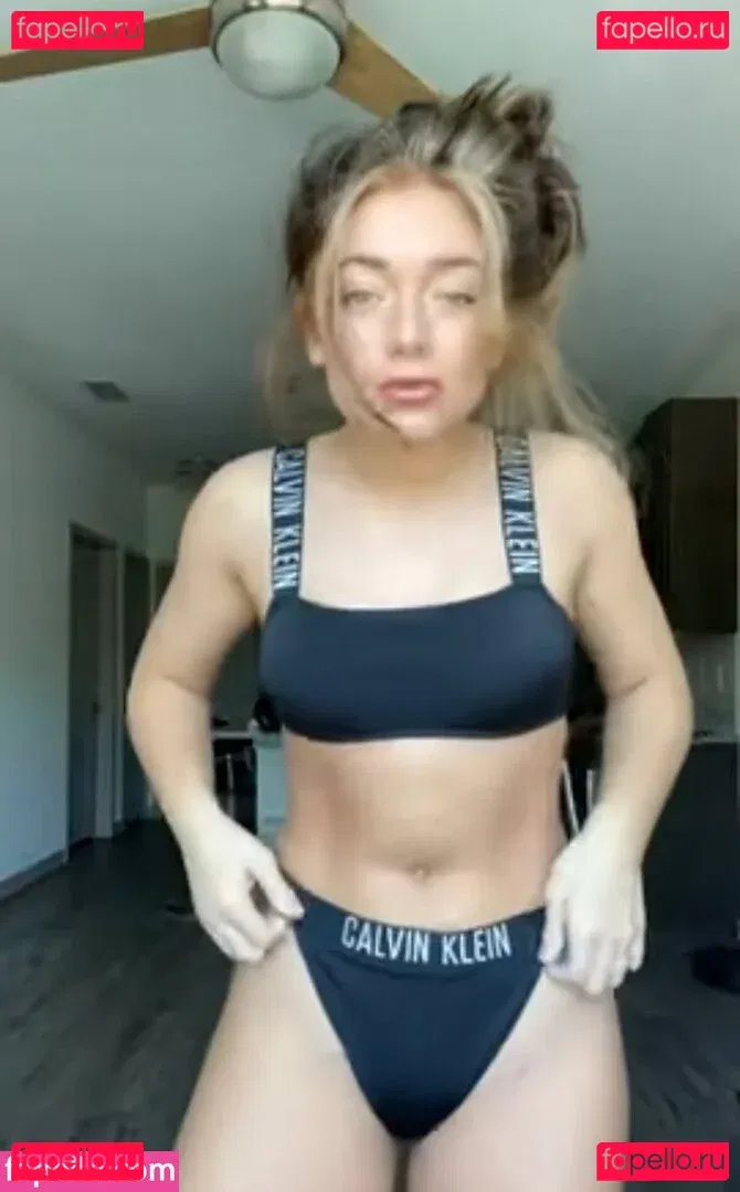 Tabitha Swatosh Onlyfans Photo Gallery 