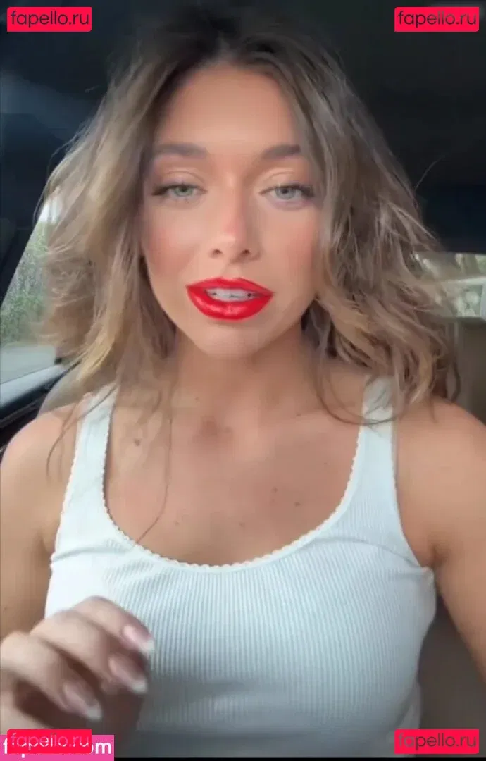 Tabitha Swatosh Onlyfans Photo Gallery 