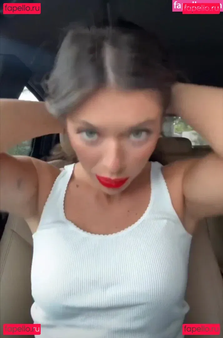 Tabitha Swatosh Onlyfans Photo Gallery 