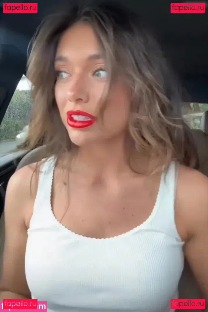 Tabitha Swatosh Onlyfans Photo Gallery 