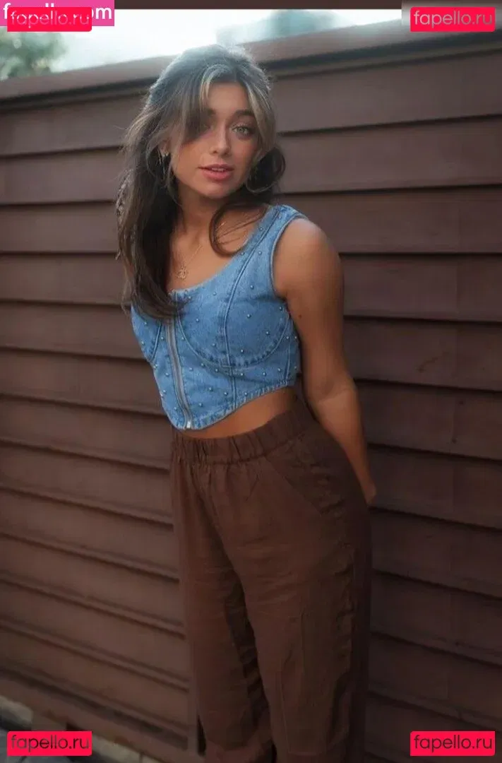 Tabitha Swatosh Onlyfans Photo Gallery 