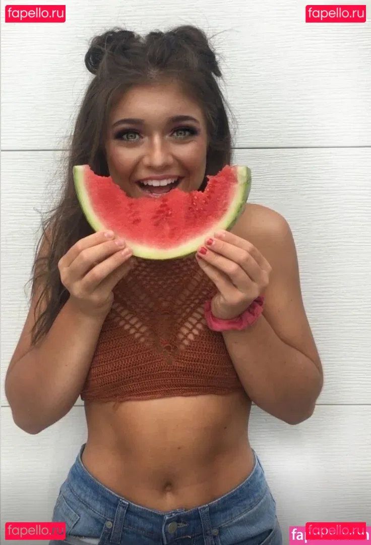 Tabitha Swatosh Onlyfans Photo Gallery 