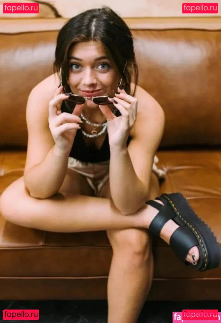 Tabitha Swatosh Onlyfans Photo Gallery 