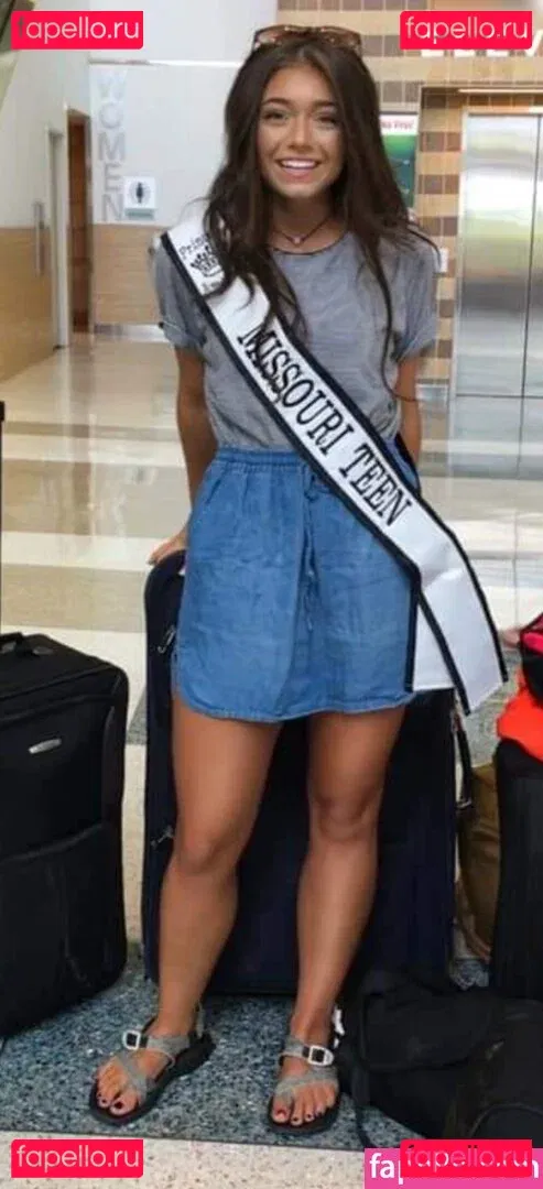 Tabitha Swatosh Onlyfans Photo Gallery 