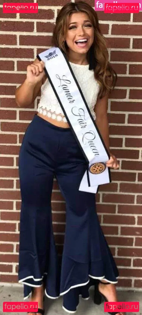 Tabitha Swatosh Onlyfans Photo Gallery 