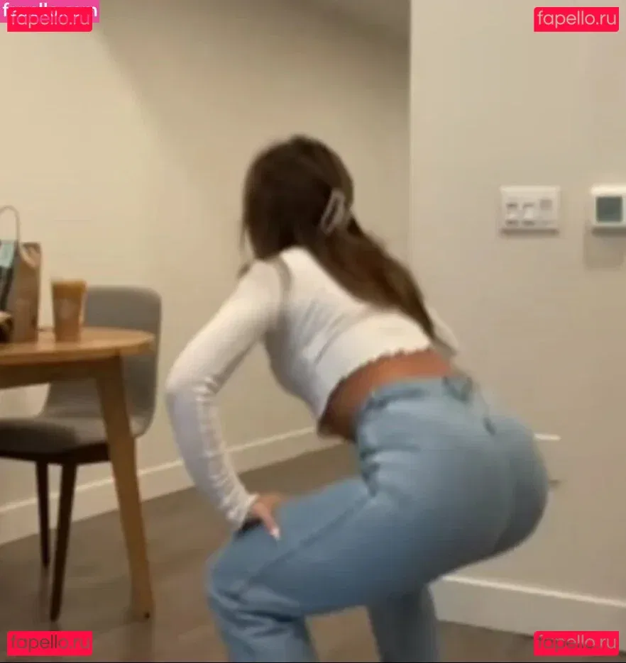 Tabitha Swatosh Onlyfans Photo Gallery 