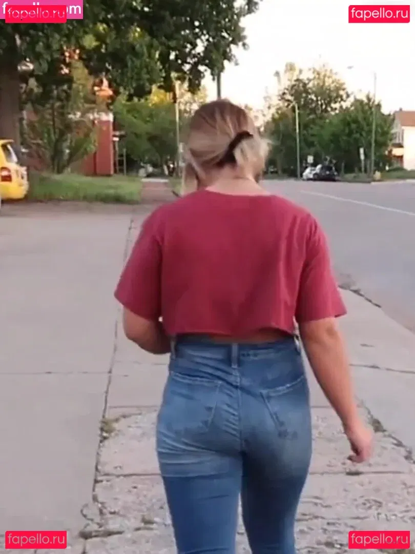 Tabitha Swatosh Onlyfans Photo Gallery 