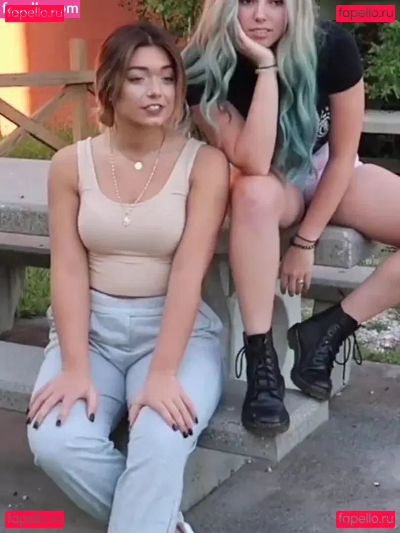 Tabitha Swatosh Onlyfans Photo Gallery 