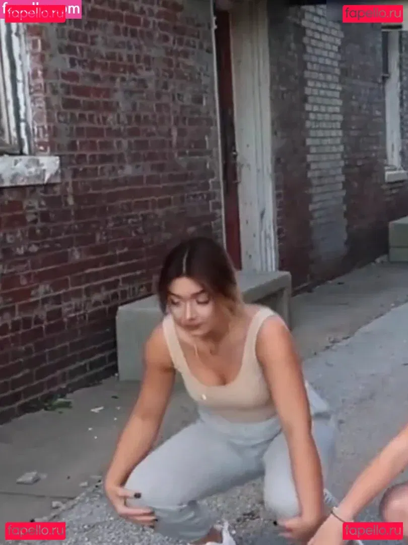 Tabitha Swatosh Onlyfans Photo Gallery 