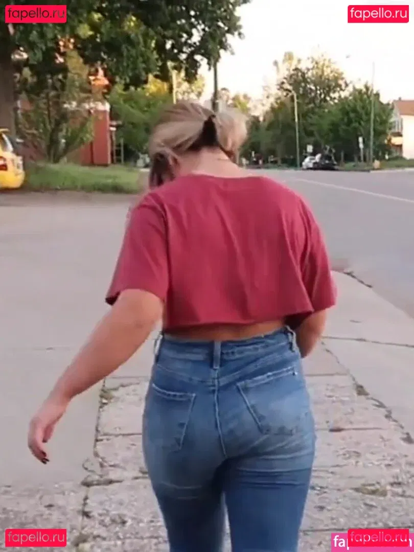 Tabitha Swatosh Onlyfans Photo Gallery 