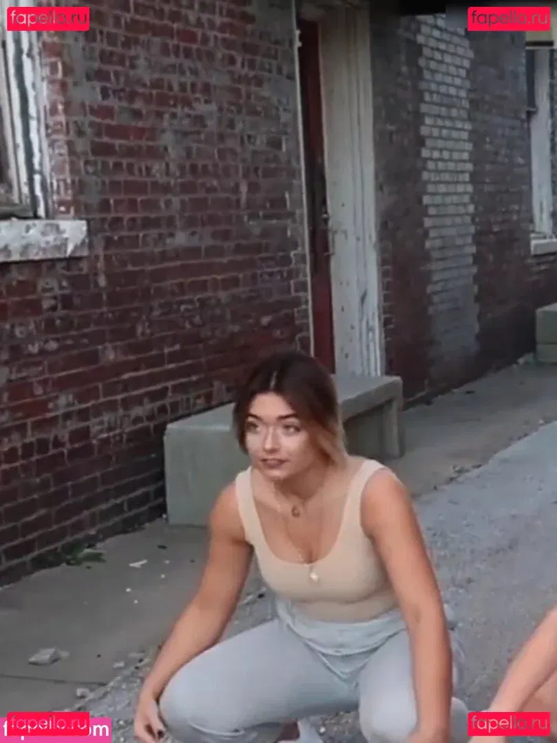 Tabitha Swatosh Onlyfans Photo Gallery 