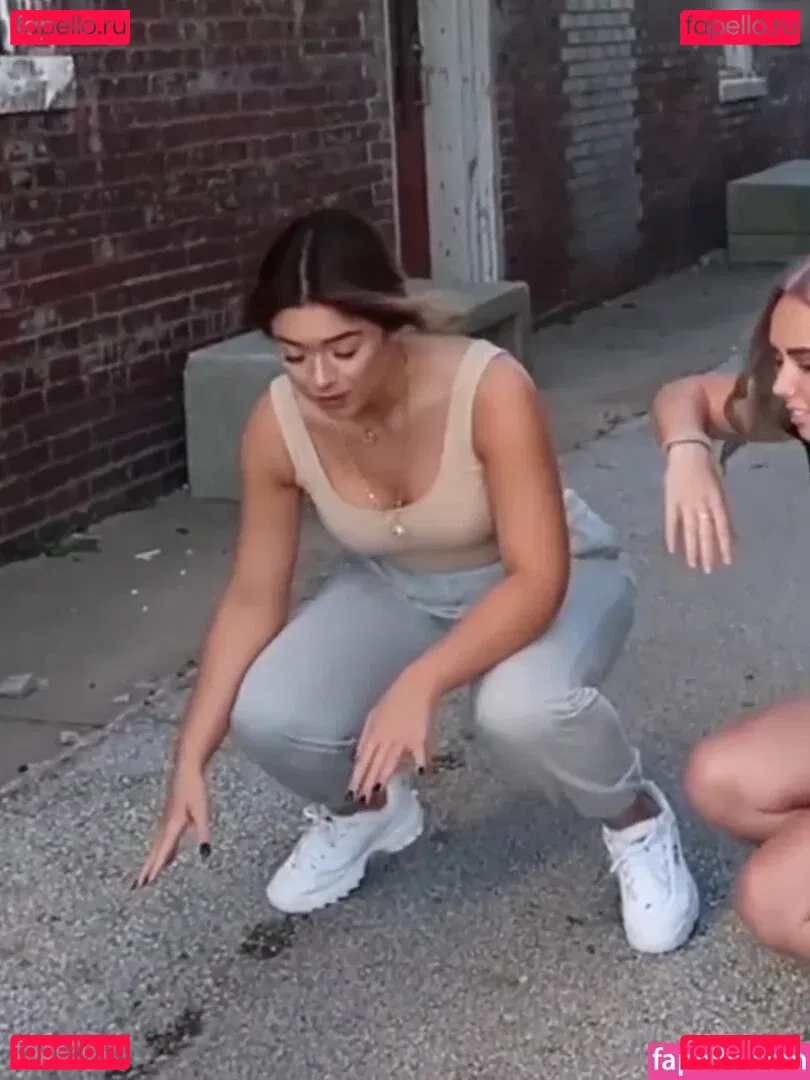 Tabitha Swatosh Onlyfans Photo Gallery 