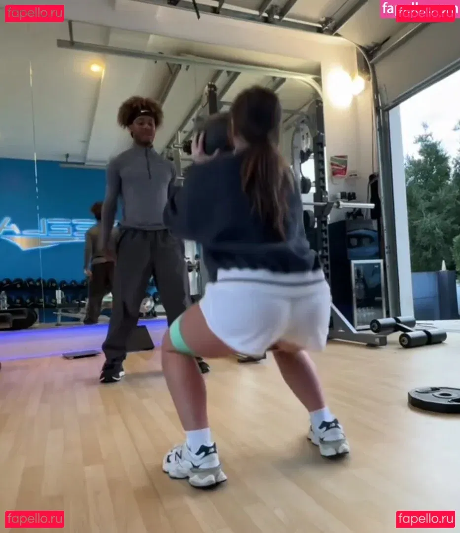 Tabitha Swatosh Onlyfans Photo Gallery 