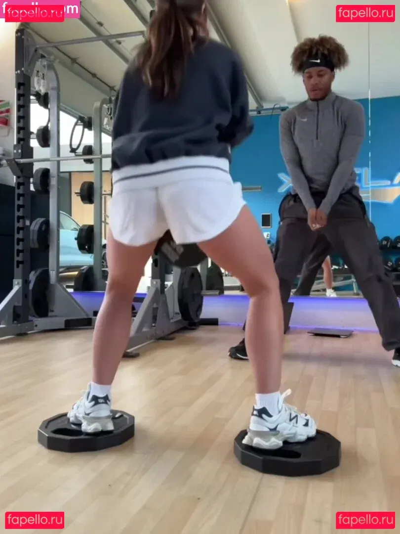 Tabitha Swatosh Onlyfans Photo Gallery 