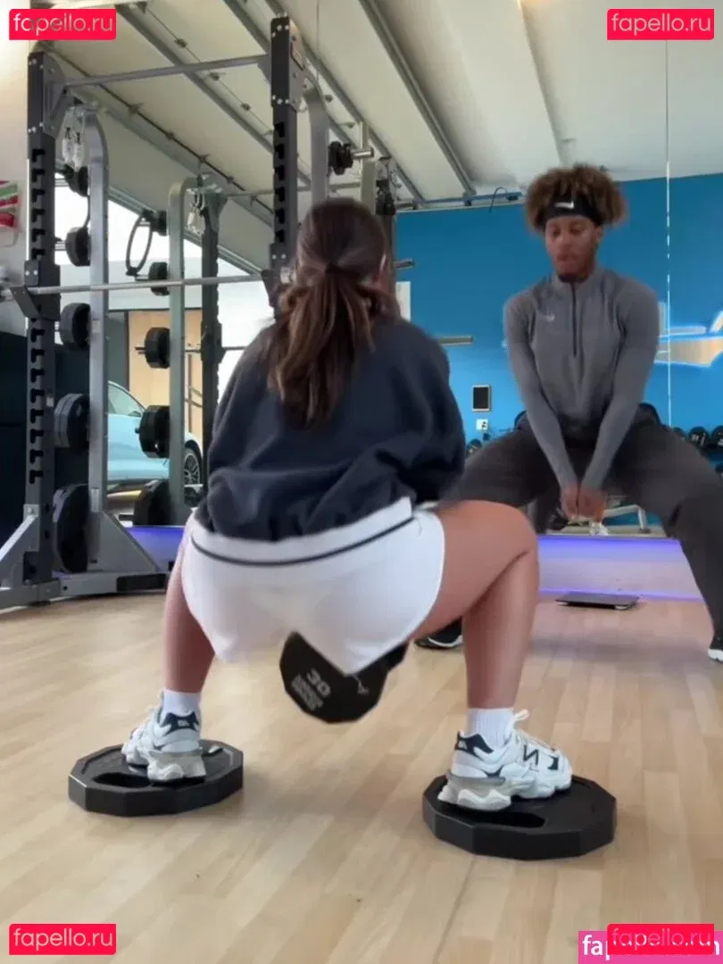 Tabitha Swatosh Onlyfans Photo Gallery 